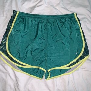 Nike women’s dry tempo shorts